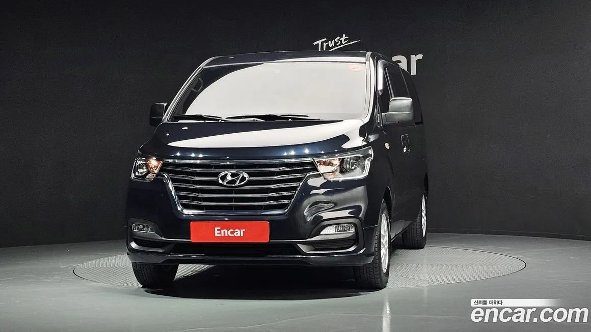 Hyundai Starex — фото 3