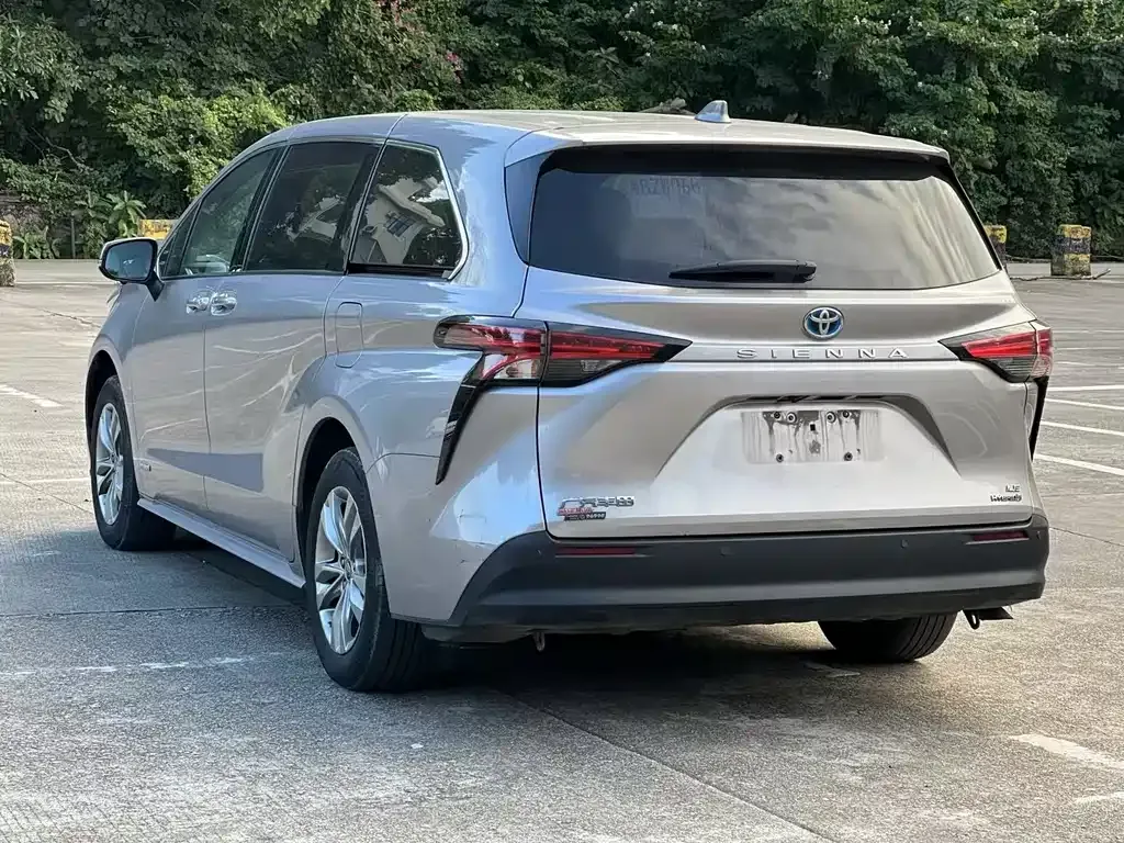 Toyota Sienna 2023 из CN, фото 3