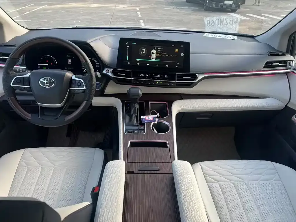 Toyota Sienna 2023 из CN, фото 6