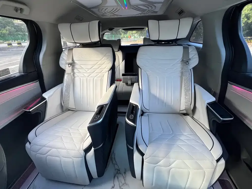 Toyota Sienna 2023 из CN, фото 8