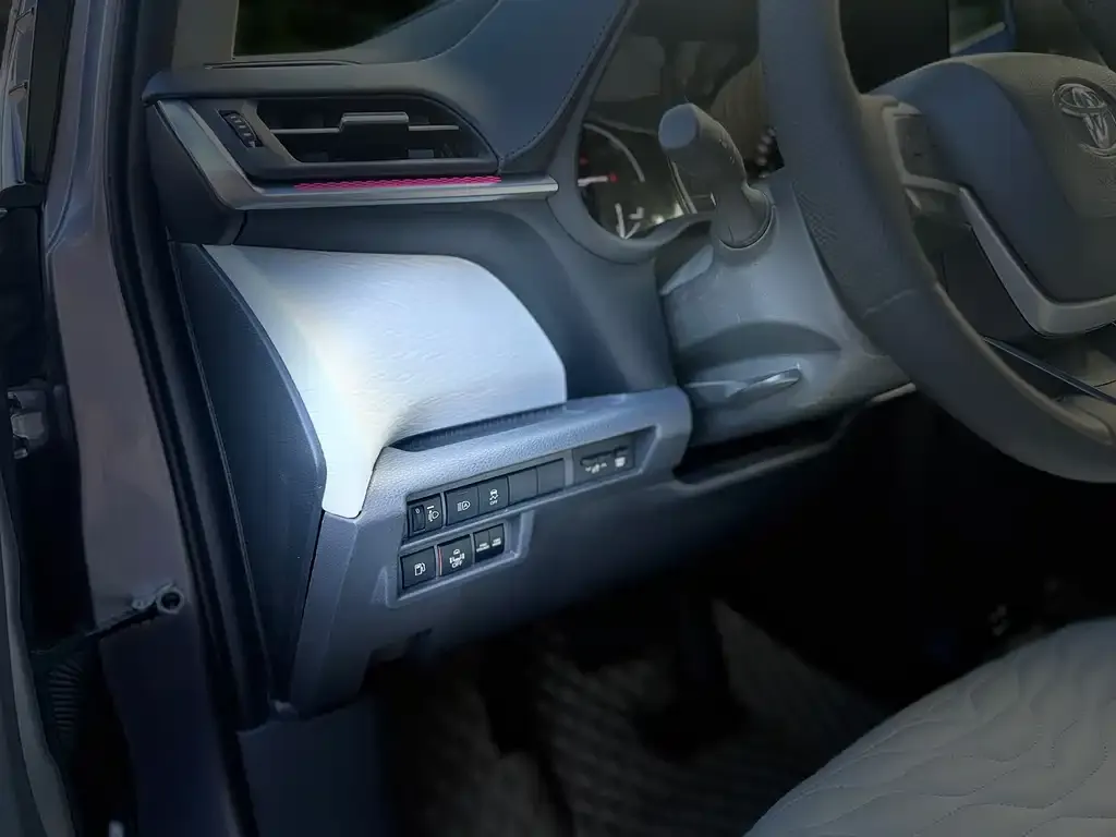 Toyota Sienna 2023 из CN, фото 9
