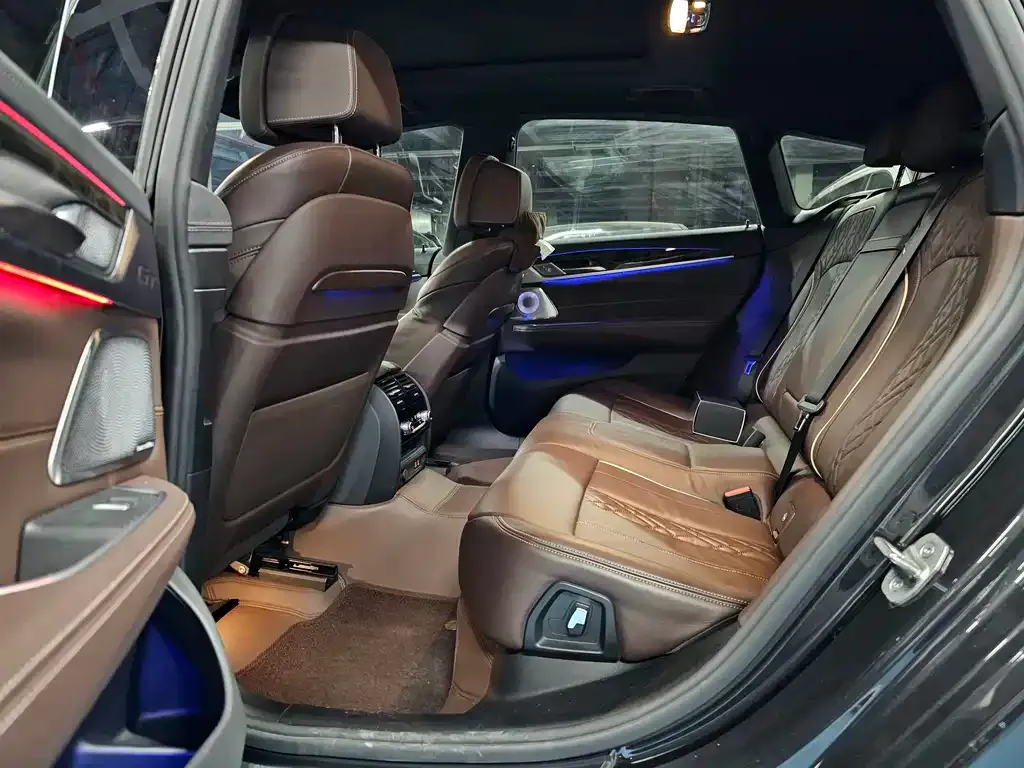 BMW 6 Series GT 2023 из CN, фото 10