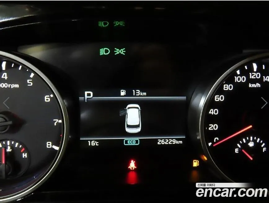 Kia Carnival — фото 10