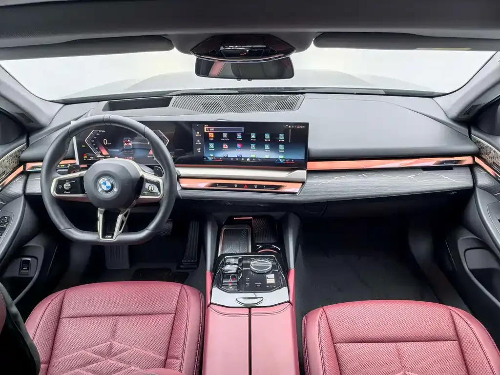 BMW 5 Series 2025 из CN, фото 6