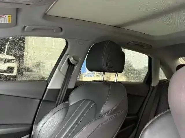 Audi A4L 2022 из CN, фото 8