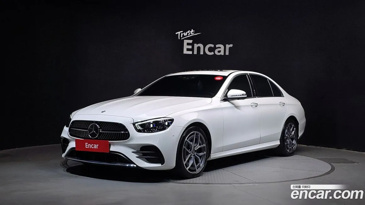 Mercedes-Benz E-Class — фото 1