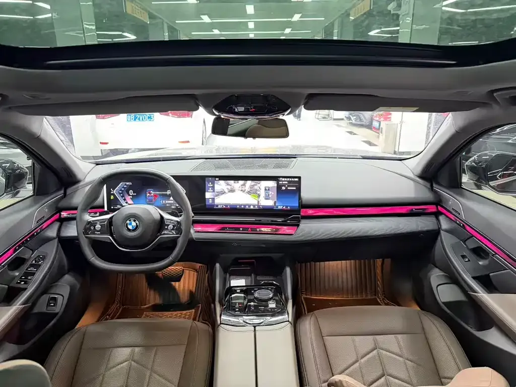 BMW 5 Series 2025 из CN, фото 7
