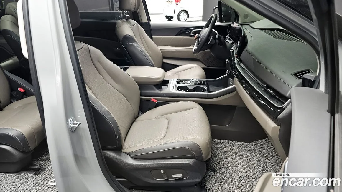 Kia Carnival — фото 10