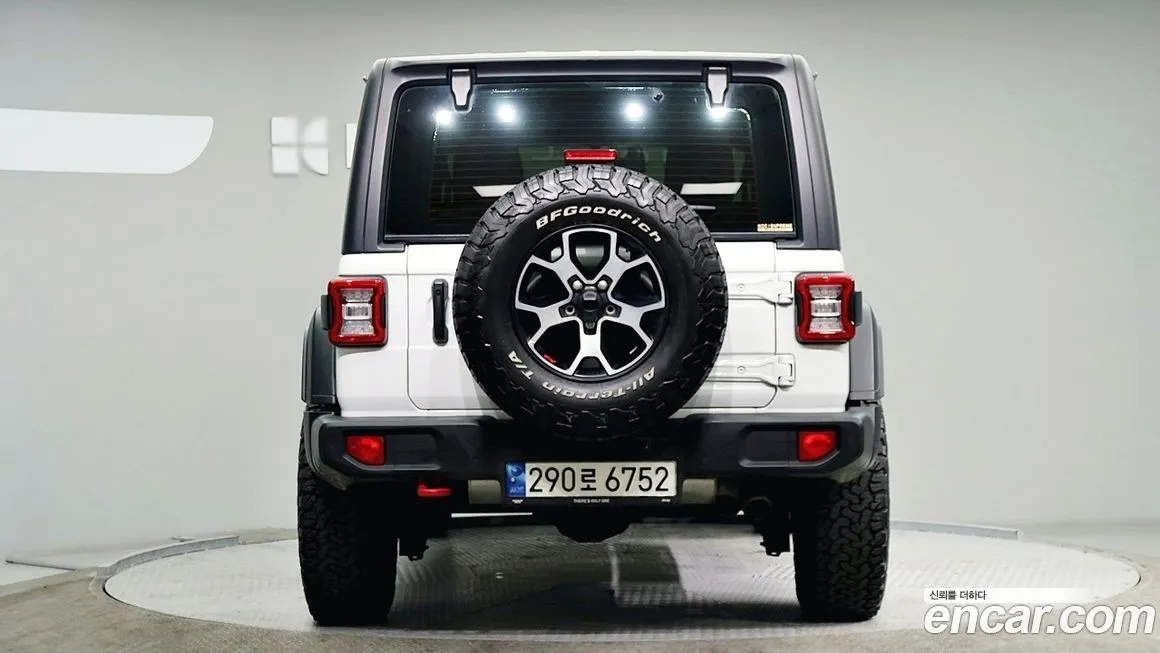 Jeep Wrangler 2022 из KR, фото 4