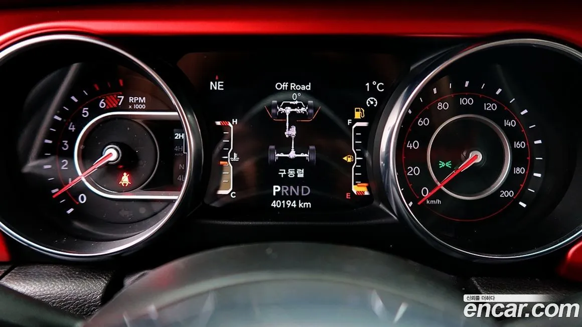 Jeep Wrangler 2022 из KR, фото 8