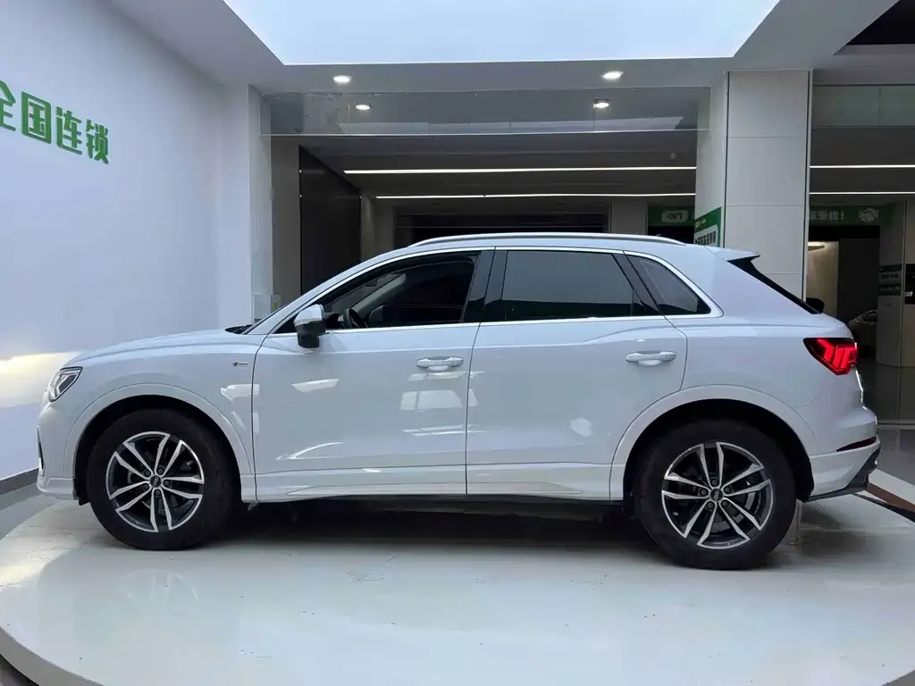 Audi Q3 2021 из CN, фото 7