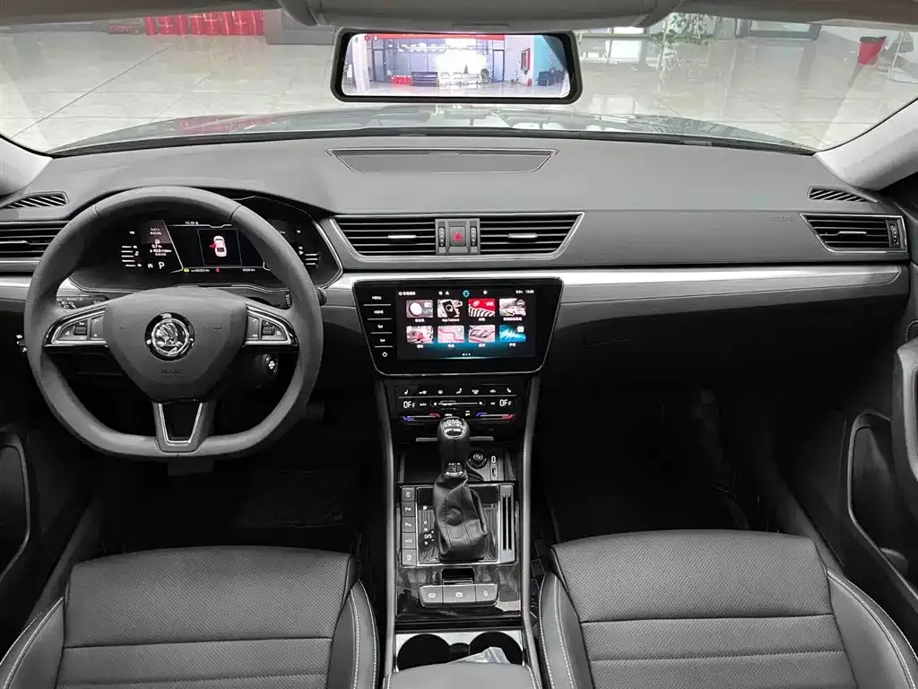 Skoda Superb — фото 2