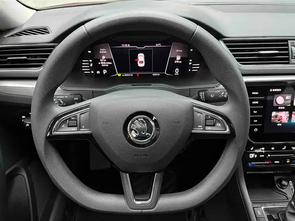 Skoda Superb — фото 3
