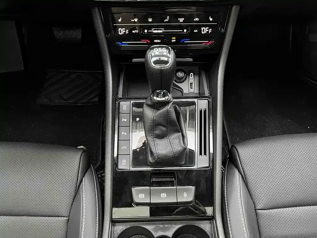 Skoda Superb — фото 5