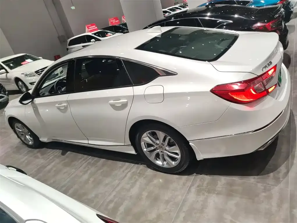 Honda Accord — фото 5