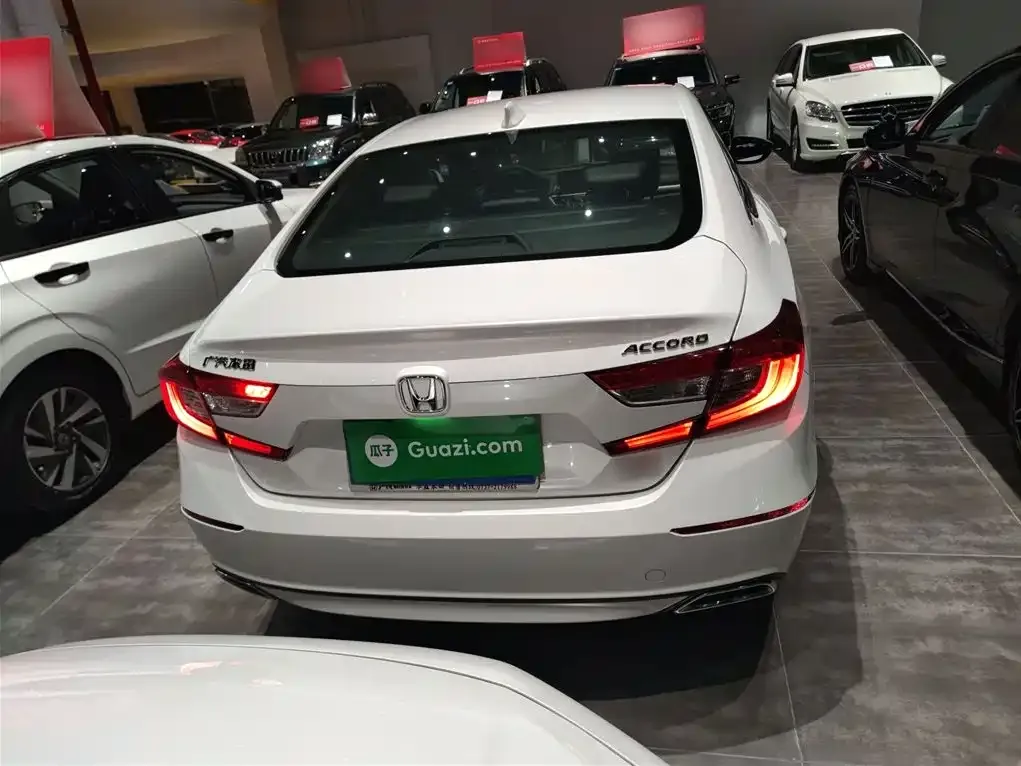 Honda Accord — фото 6