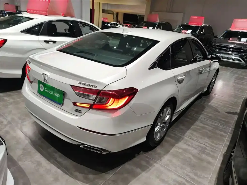 Honda Accord — фото 7
