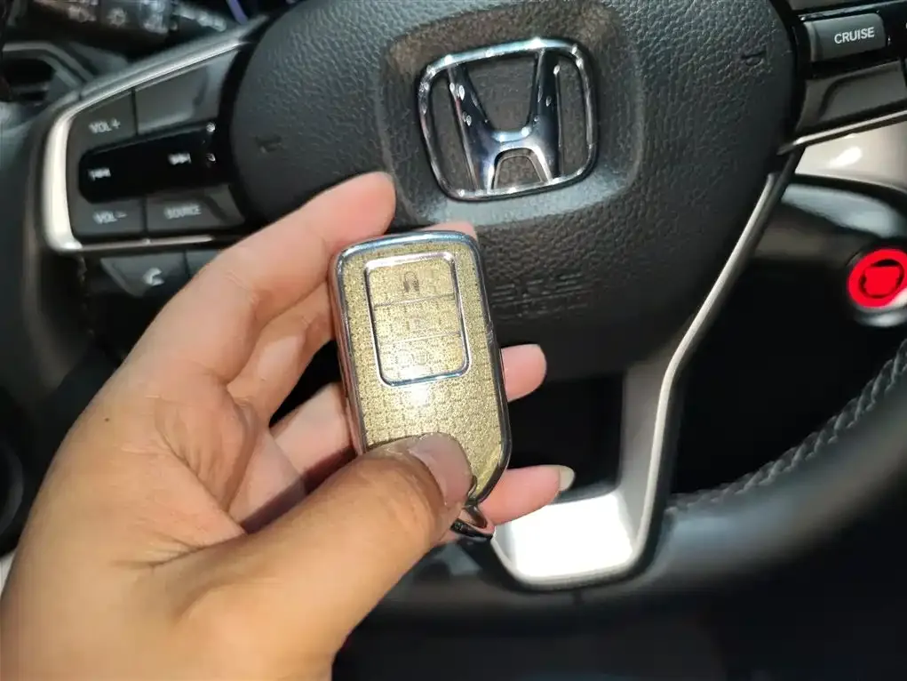 Honda Accord — фото 9