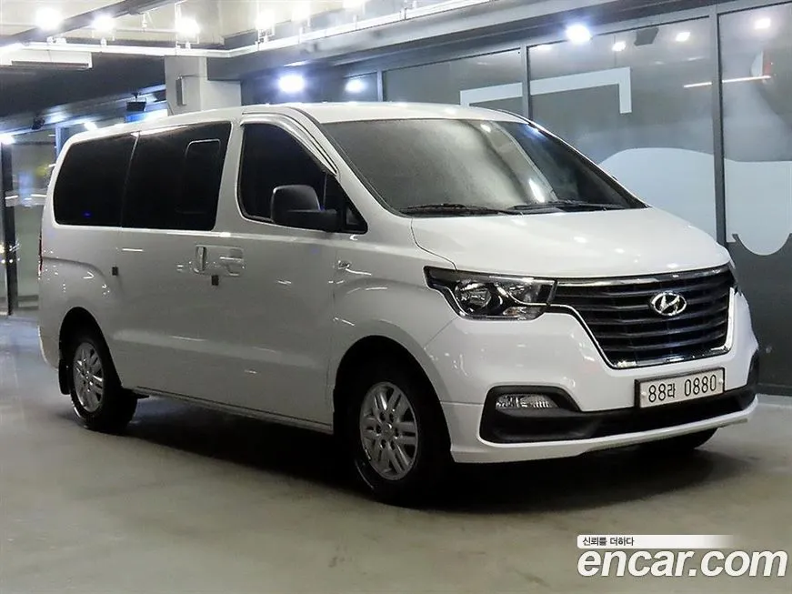 Hyundai Starex — фото 1