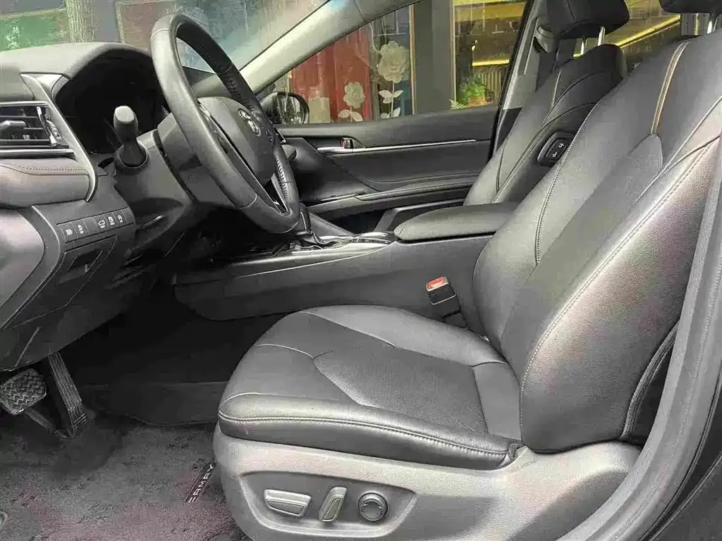 Toyota Camry 2021 из CN, фото 5