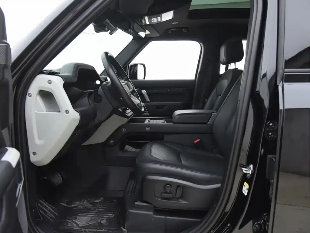 Land Rover Defender 2023 из CN, фото 3