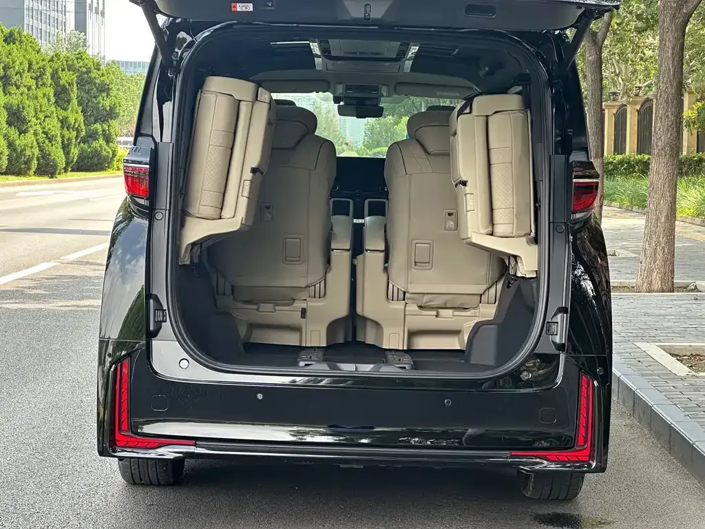 Toyota Vellfire 2024 из CN, фото 7