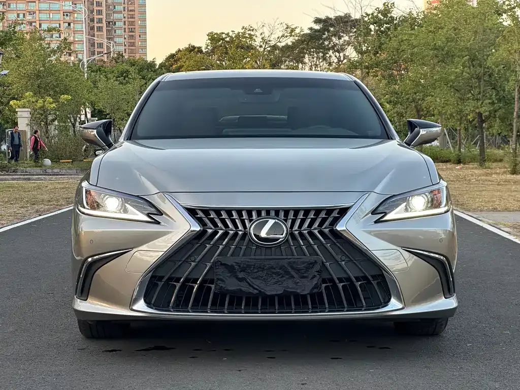 Lexus ES 2023 из CN, фото 2