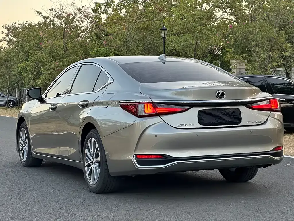 Lexus ES 2023 из CN, фото 4