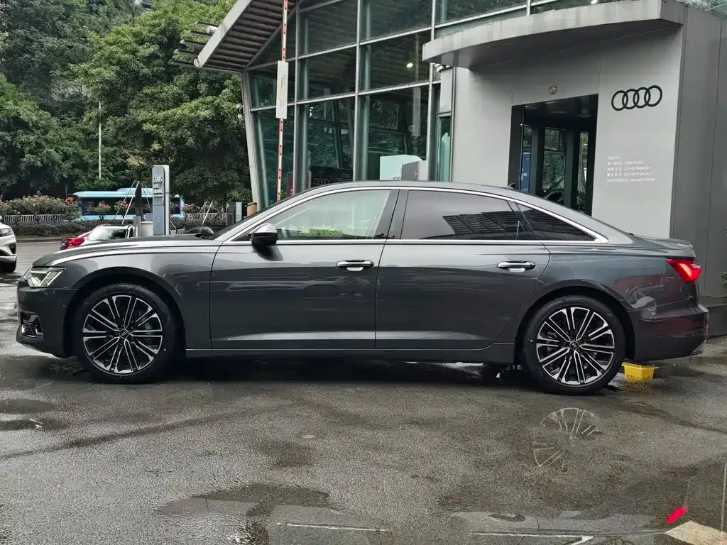 Audi A6L 2022 из CN, фото 8