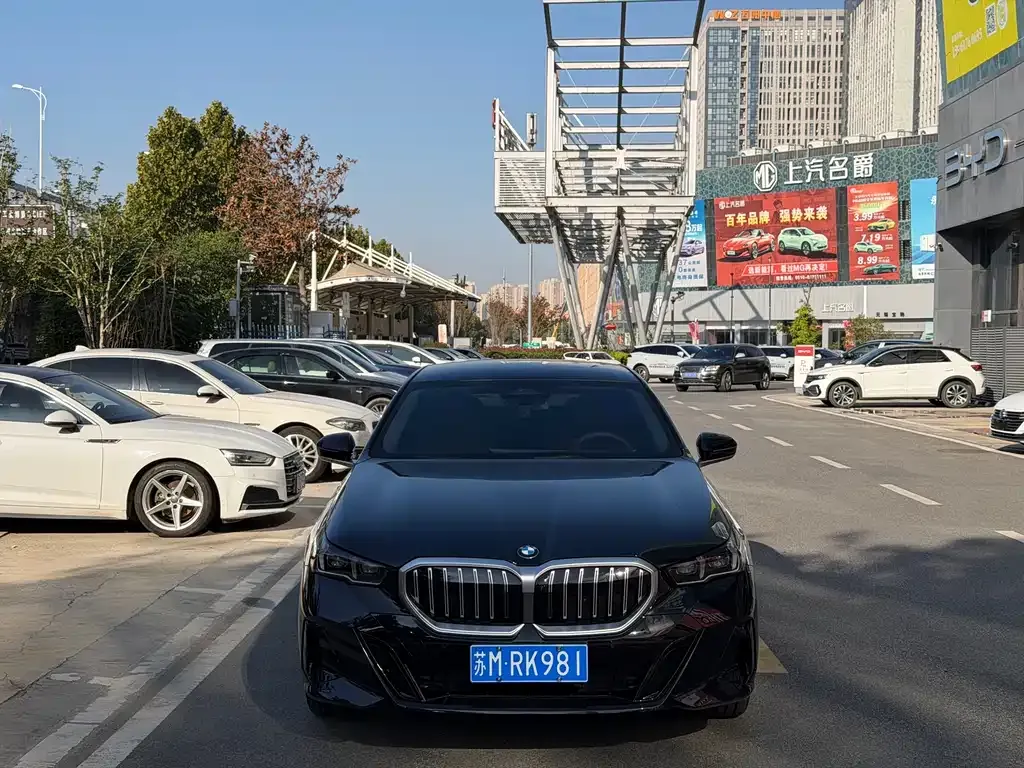 BMW 5 Series 2025 из CN, фото 2