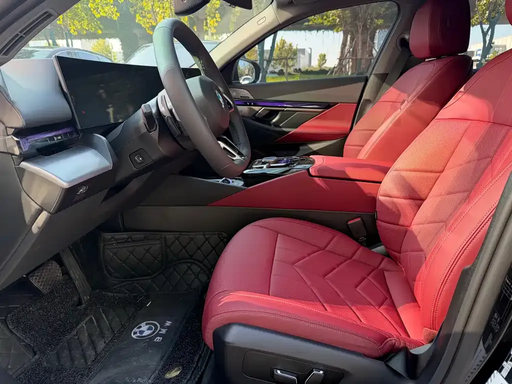 BMW 5 Series 2025 из CN, фото 3