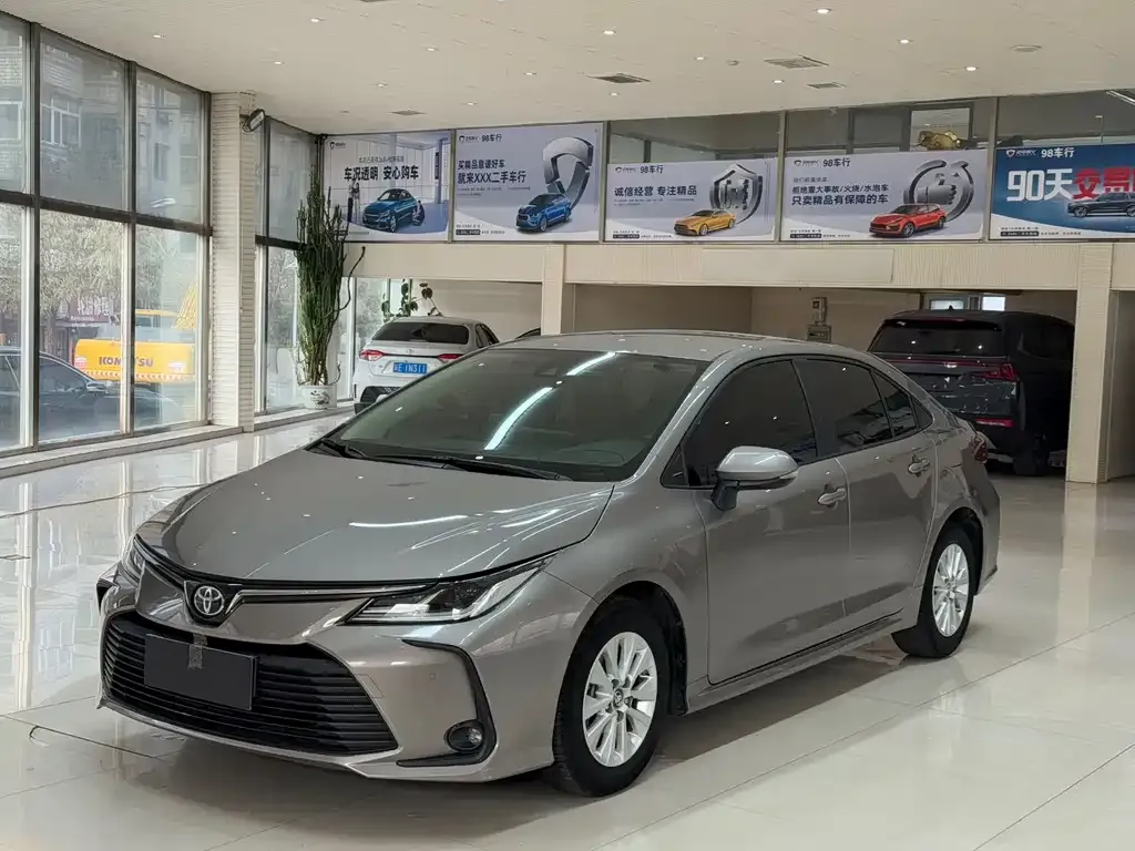 Toyota Corolla 2023 из CN, фото 1