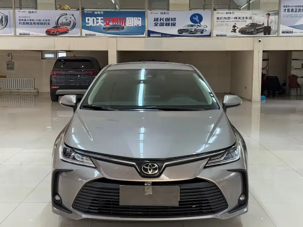 Toyota Corolla 2023 из CN, фото 2
