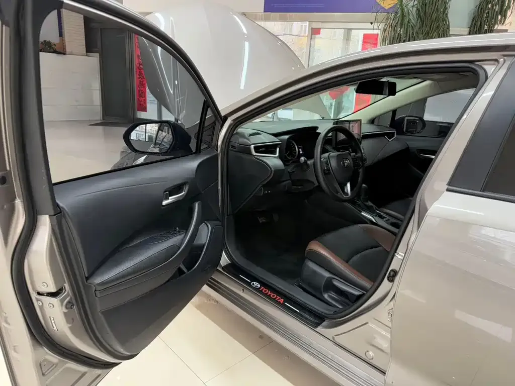 Toyota Corolla 2023 из CN, фото 8