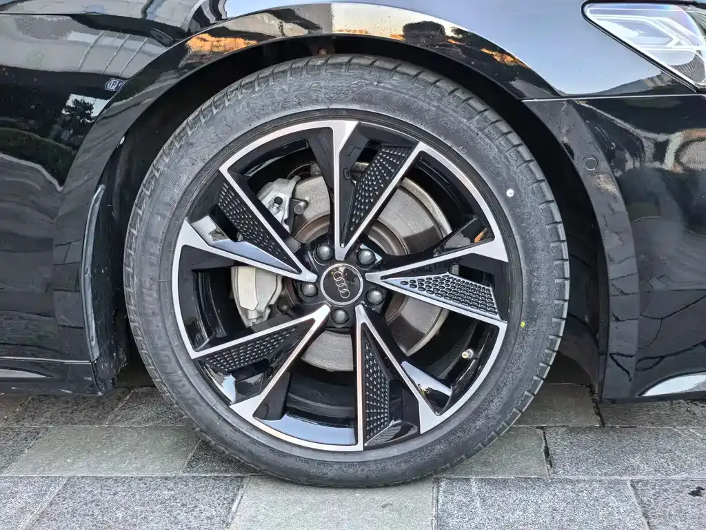 Audi A7 2021 из CN, фото 4
