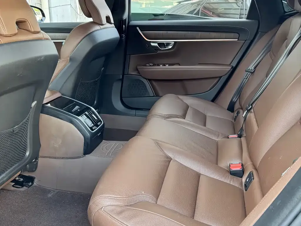 Volvo S90 2025 из CN, фото 6