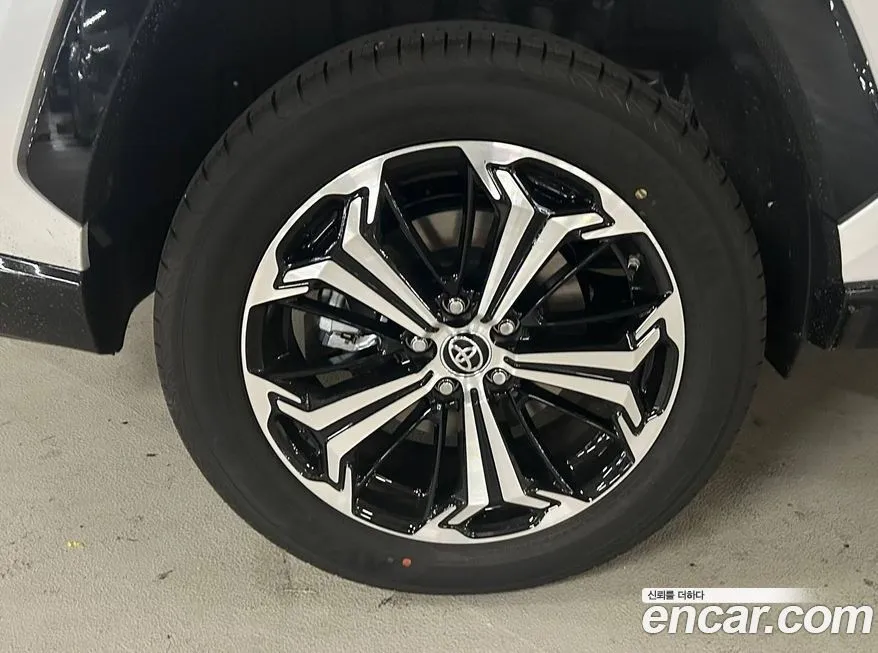Toyota RAV4 2025 из KR, фото 6