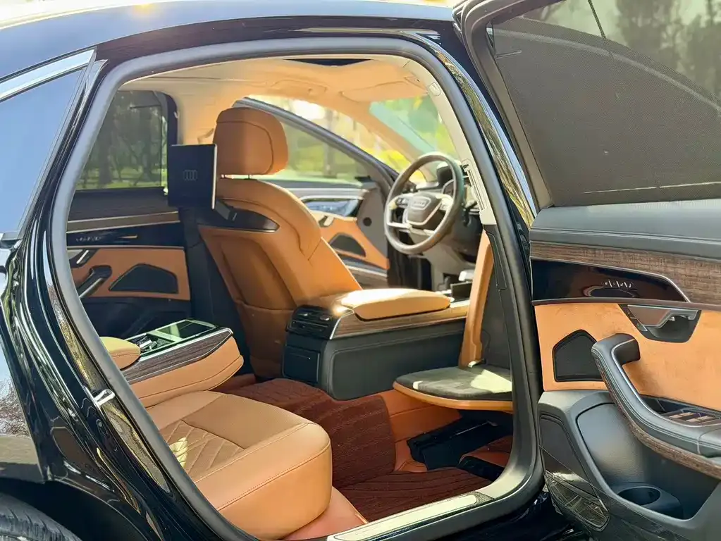 Audi A8 2024 из CN, фото 10
