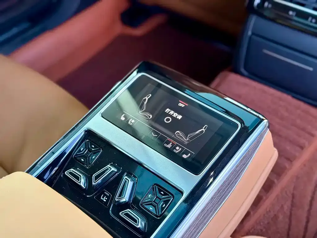 Audi A8 2024 из CN, фото 9