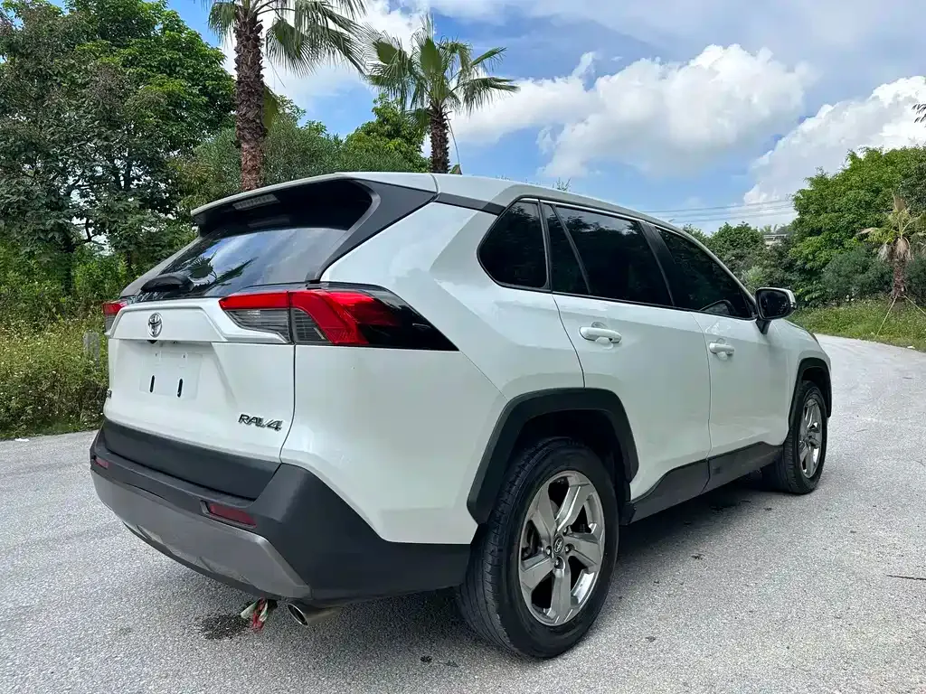 Toyota RAV4 2021 из CN, фото 5