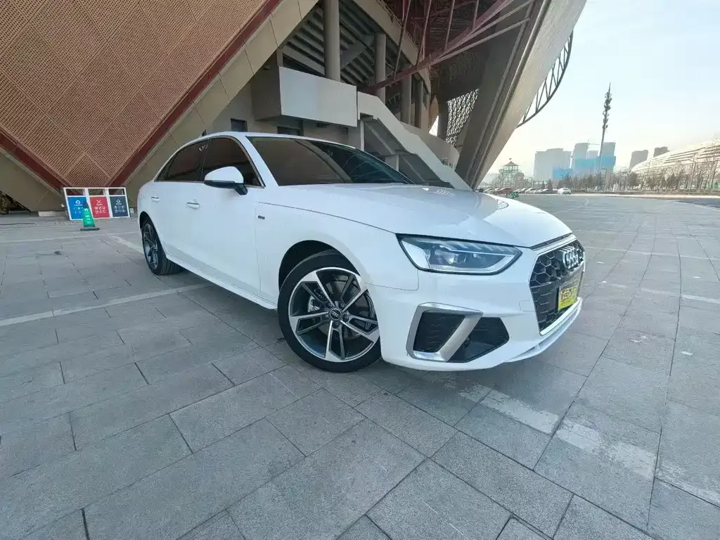 Audi A4L 2023 из CN, фото 3
