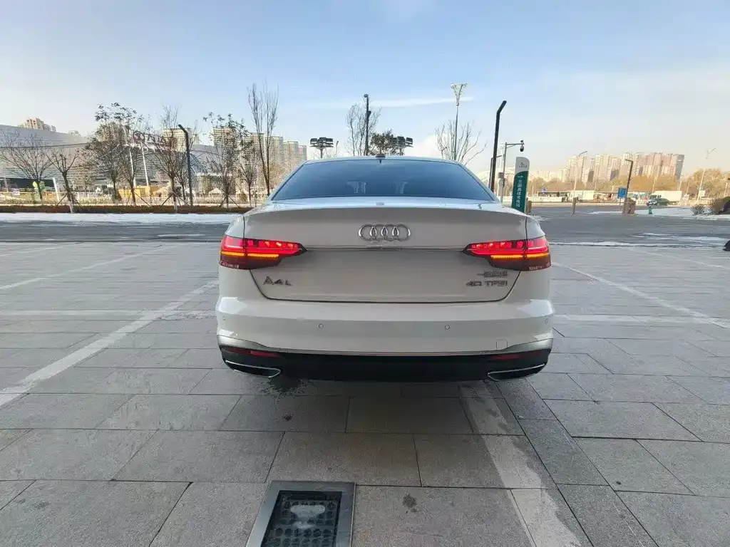Audi A4L 2023 из CN, фото 5