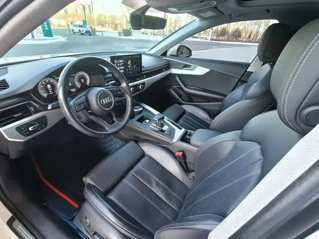 Audi A4L 2023 из CN, фото 7