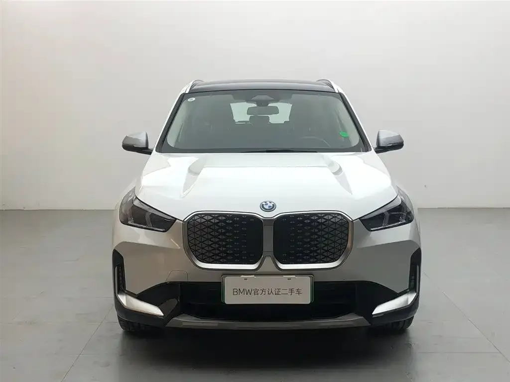BMW iX1 2024 из CN, фото 2