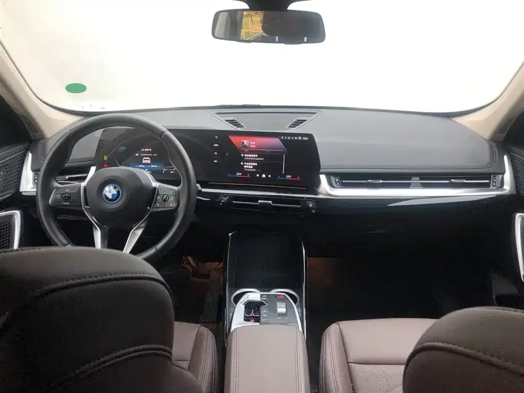 BMW iX1 2024 из CN, фото 7