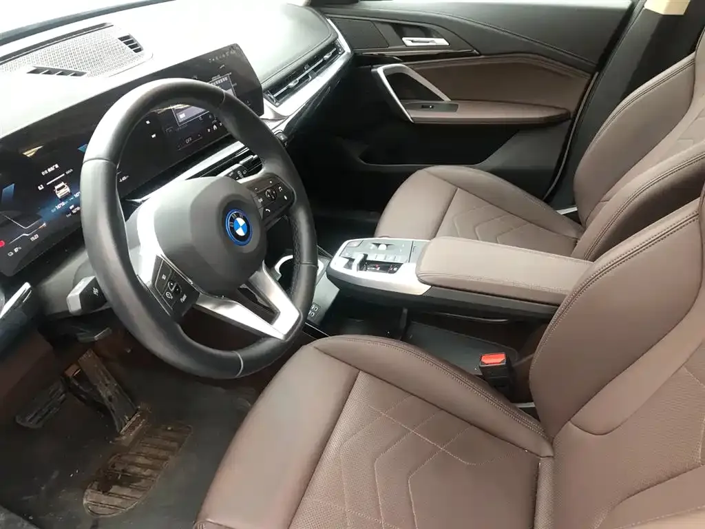 BMW iX1 2024 из CN, фото 8