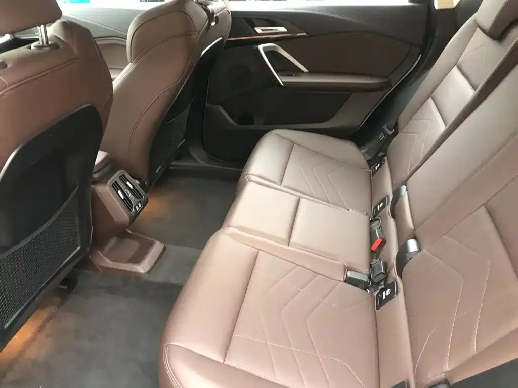 BMW iX1 2024 из CN, фото 9