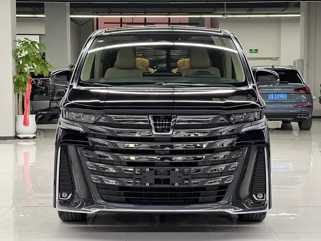 Toyota Vellfire 2023 из CN, фото 2