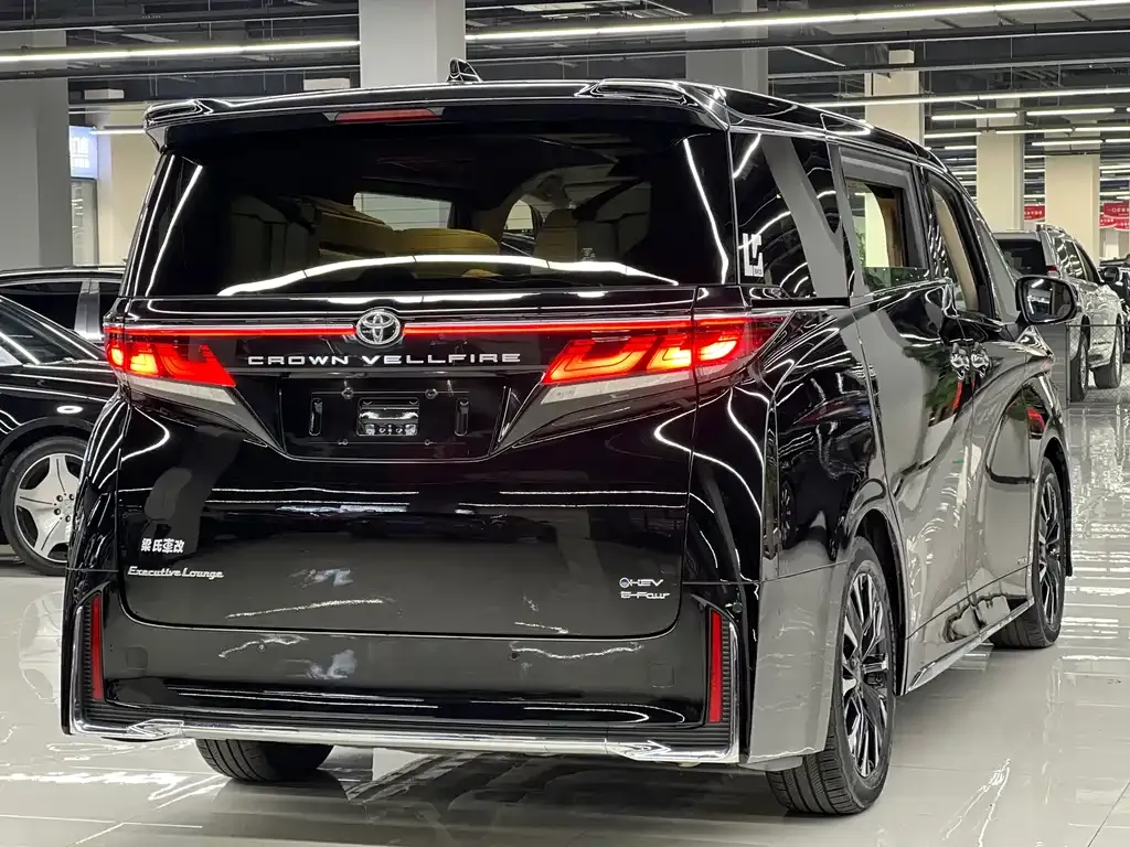 Toyota Vellfire 2023 из CN, фото 4