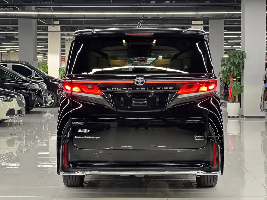Toyota Vellfire 2023 из CN, фото 5